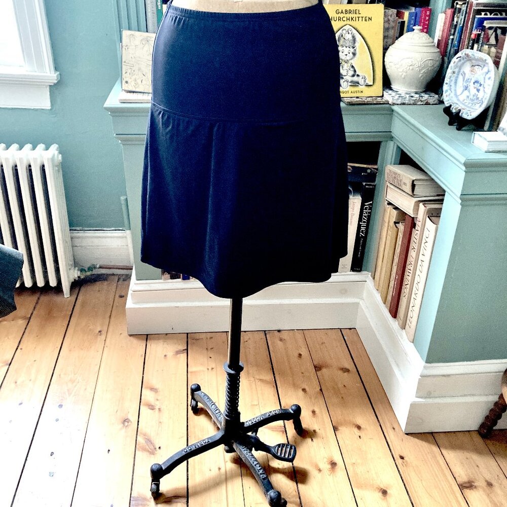 Lands’ End Pull-up Black Skort - Picture 6 of 11